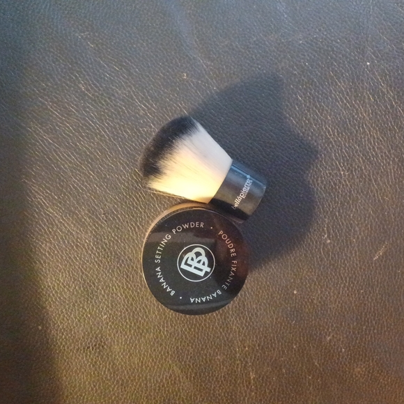 Banana Setting Powder - Picture 2 of 5